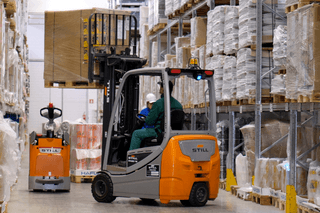 I CARRELLI STILL MIGLIORANO LA LOGISTICA DI PARMACOTTO