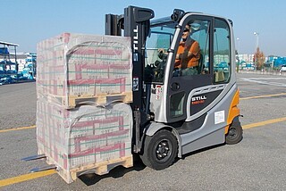 IL GRUPPO ROMANI SI AFFIDA AI CARRELLI ELETTRICI OM STILL